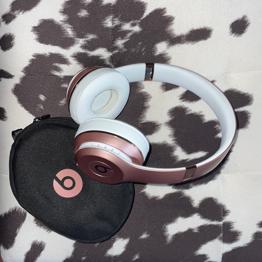 Rose Gold Beats by Dre Solo 3 Wireless
